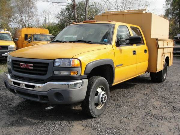 Sell used 2003 03 GMC Sierra C 3500 166K Utility Work Truck Yellow in